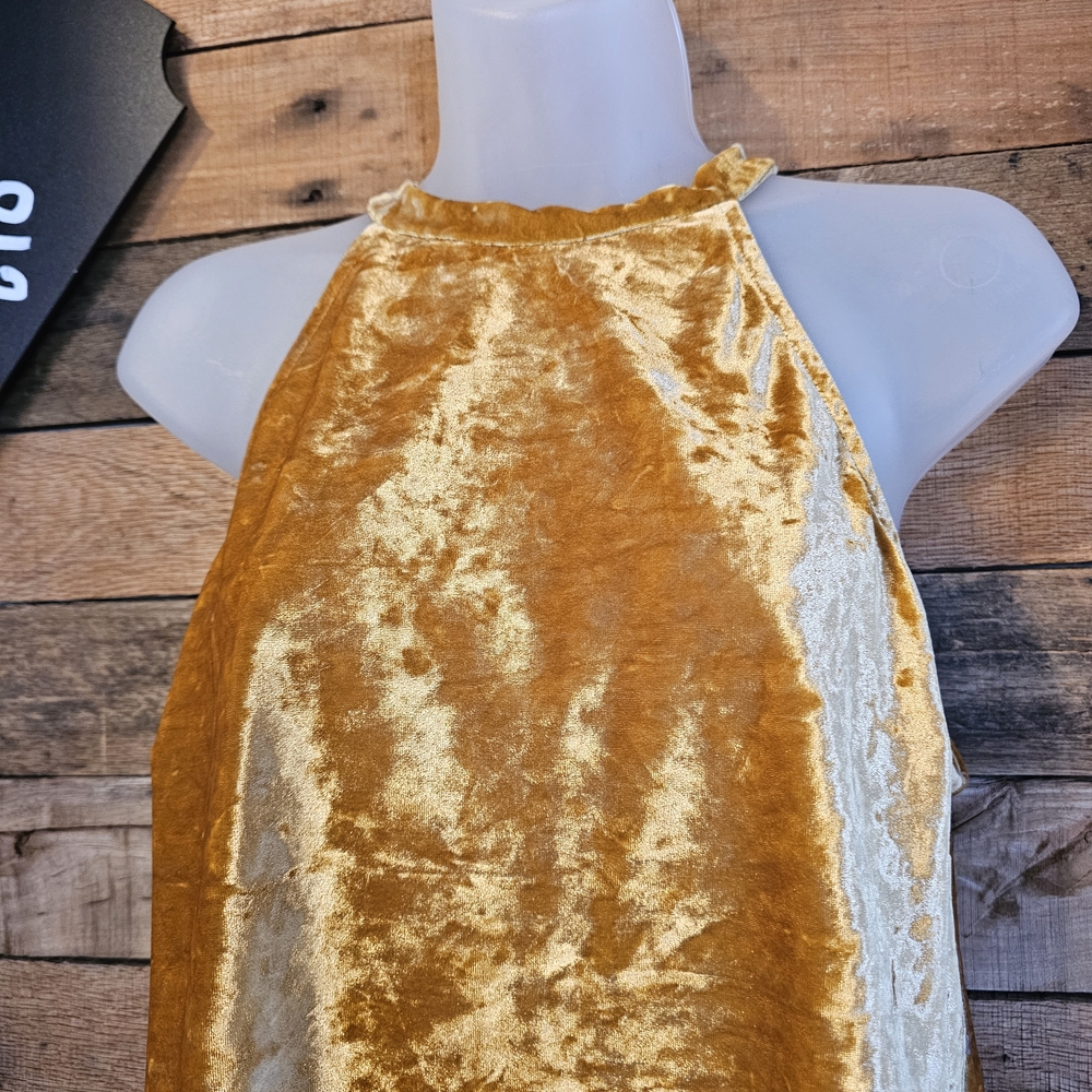 Altar'd State Women's Gold Velvet  Halter Top W/crochet Hemline Size M - Picture 4 of 13